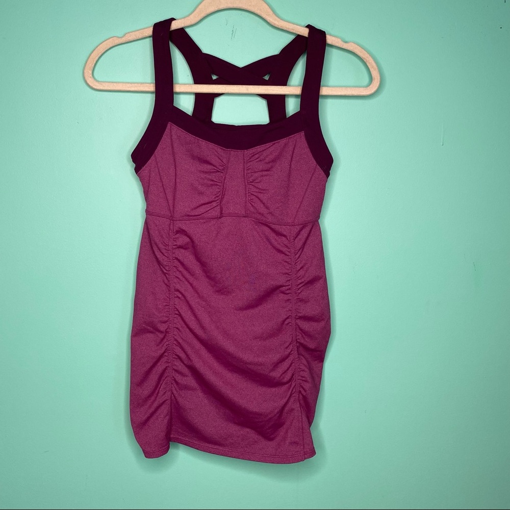 Women XS athleta maroon color top very stretchy